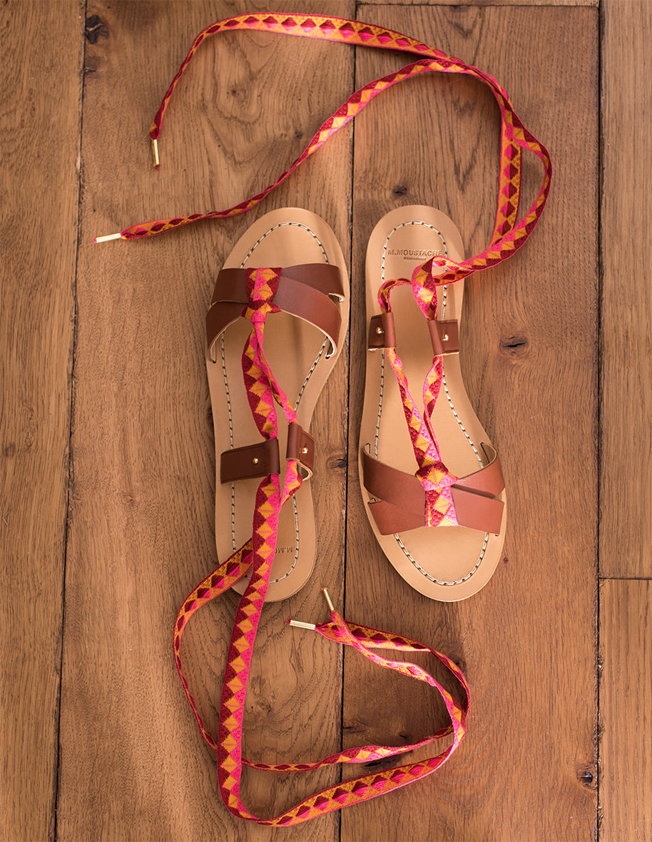 Sandales plates Zoé - Cuir cognac jacquard ethnique