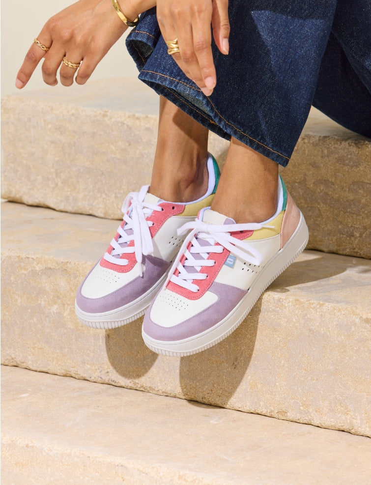 <p>TRAINERS</p>