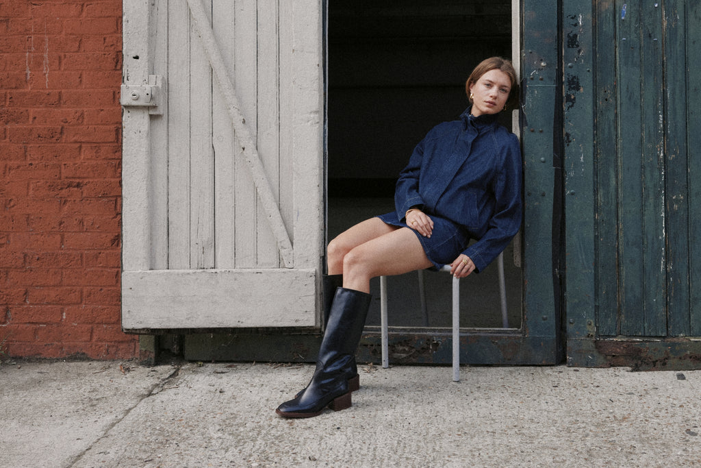 Une paire de bottines et une paire de mocassins Odaje en cuir, présentées par la marque — vue 2