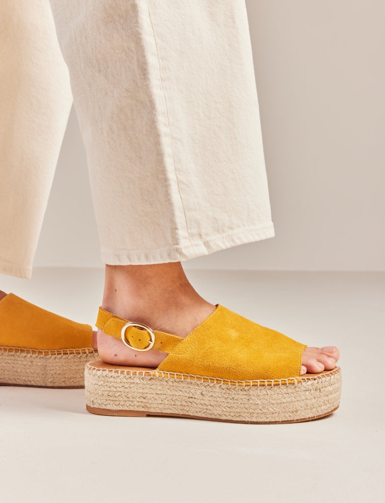 Outlet sandals