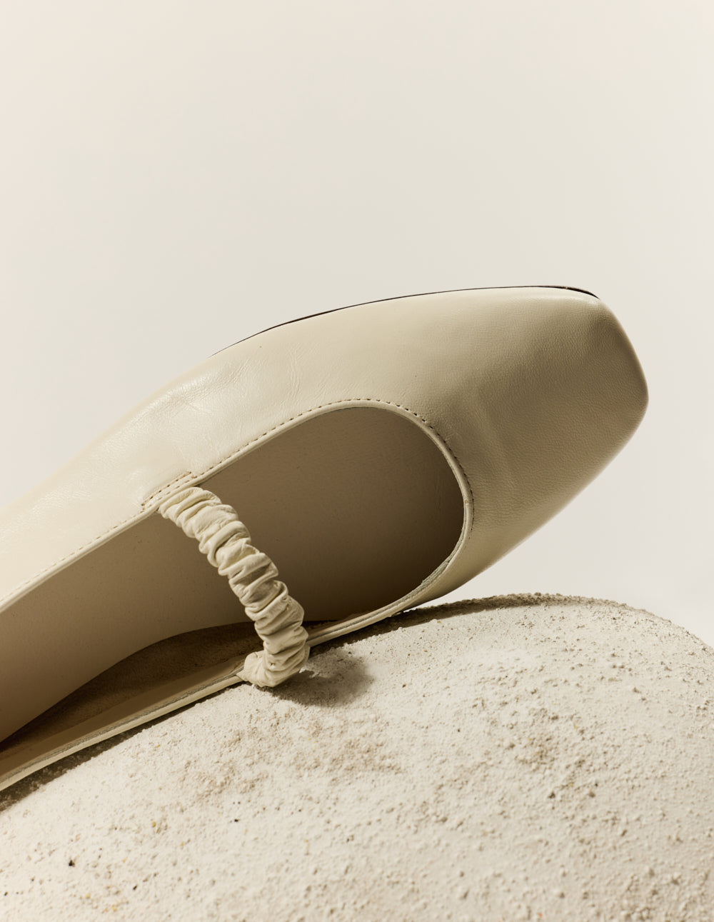 Serra Ballerinas - Ecru leather