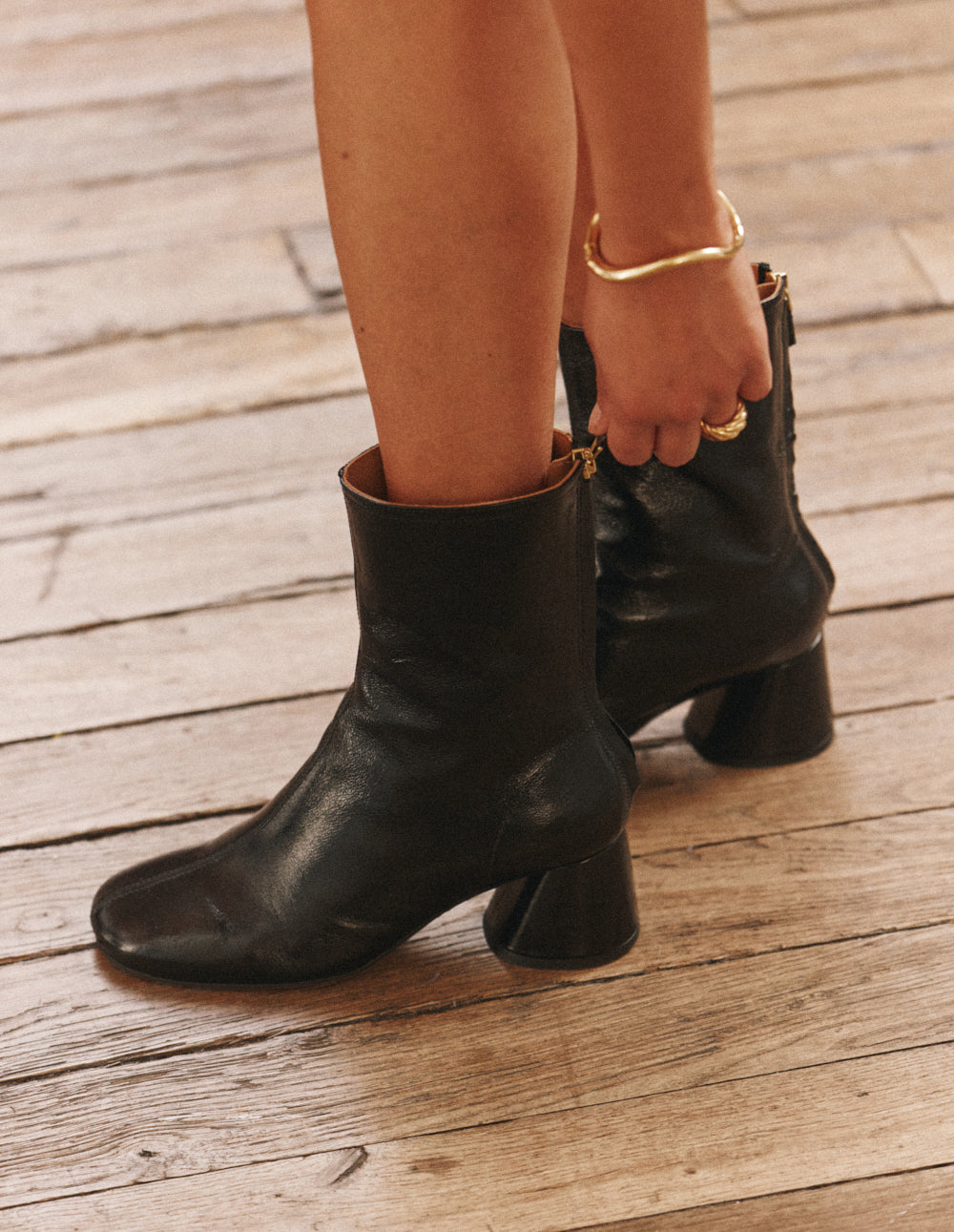 Ona heeled ankle boots - Black patent pleated leather