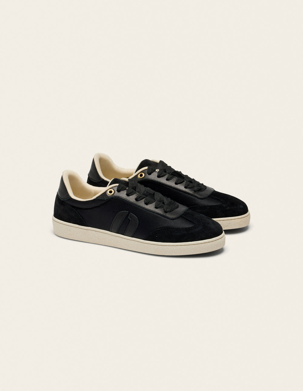 Baskets basses Lucia - Satin et suède noir