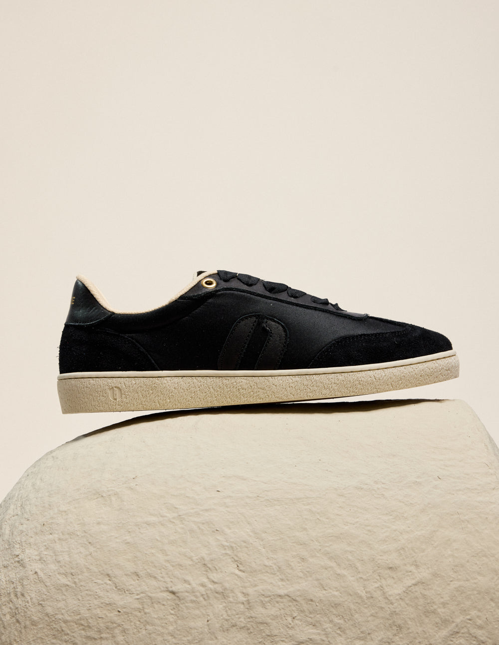 Baskets basses Lucia - Satin et suède noir