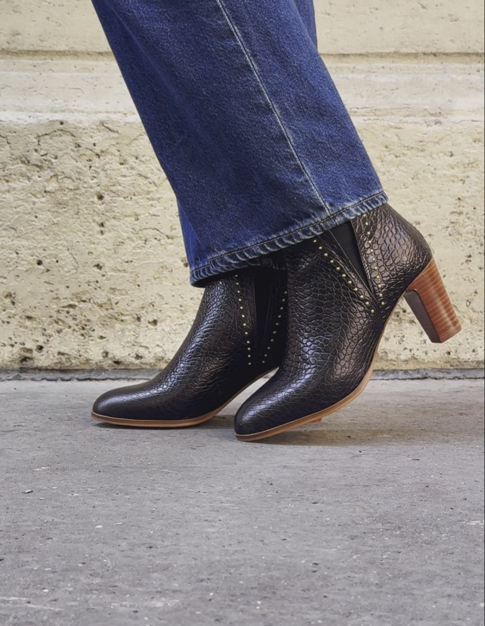 Bottines à talons Jeanne H - Cuir noir croco et clous