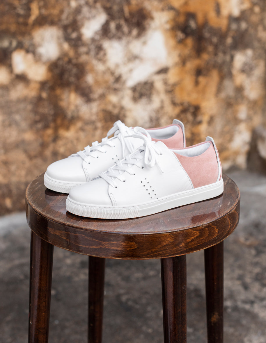 Baskets basses Renée - Cuir blanc et suède nude VP