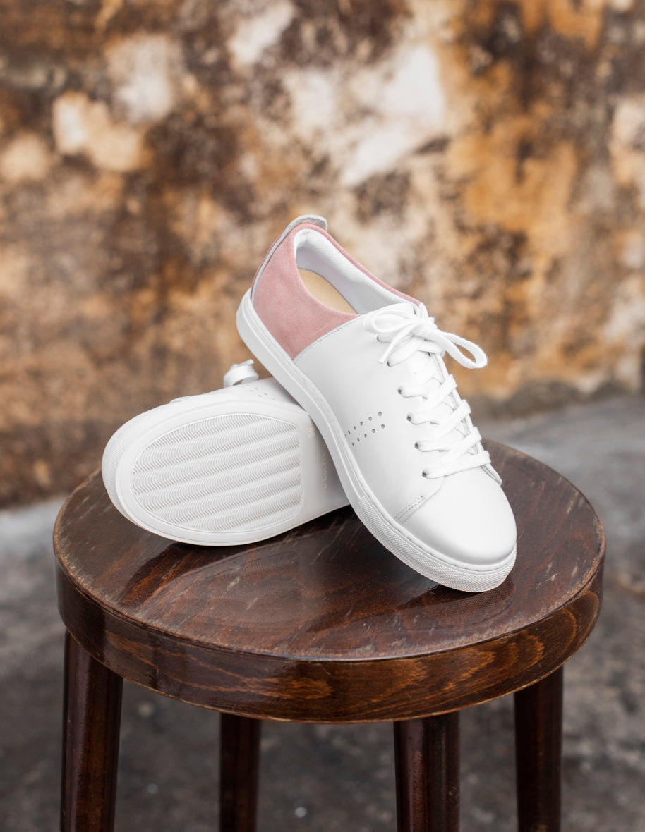 Baskets basses Renée - Cuir blanc et suède nude VP